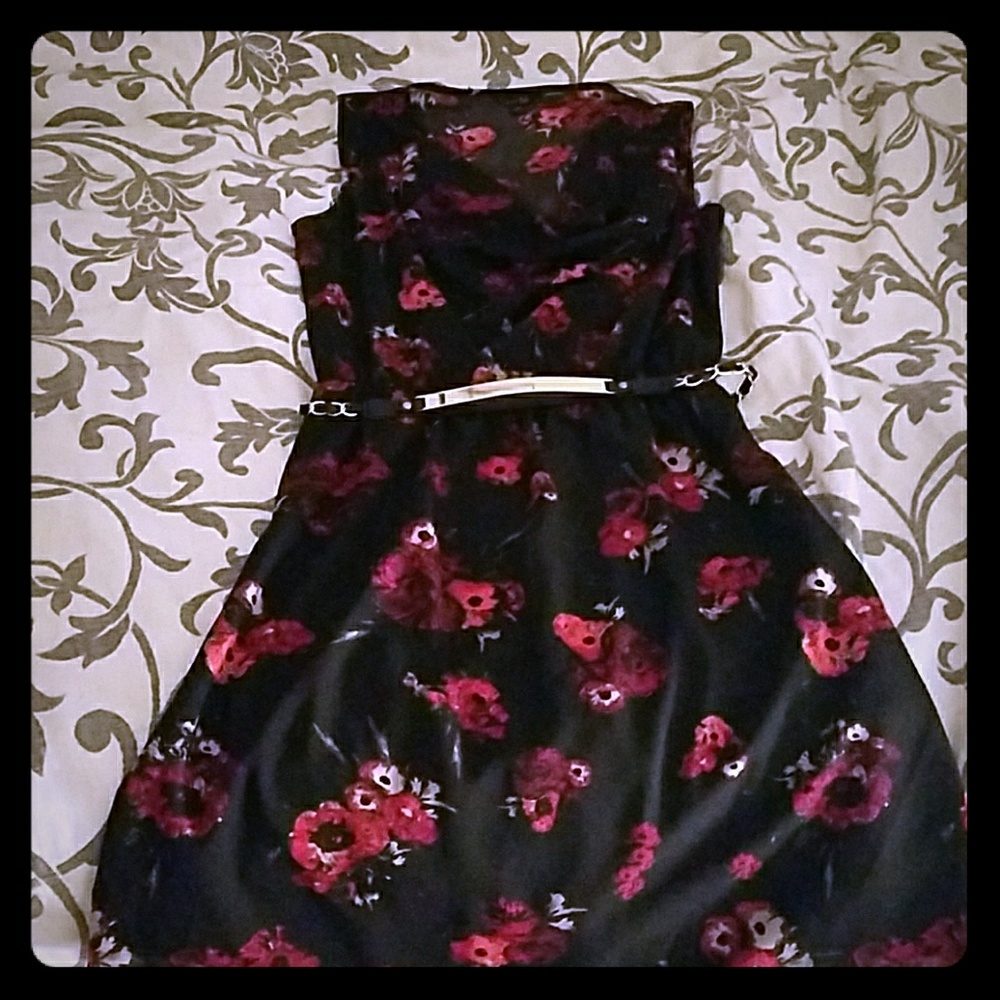 FLASH SALE Red floral black dress